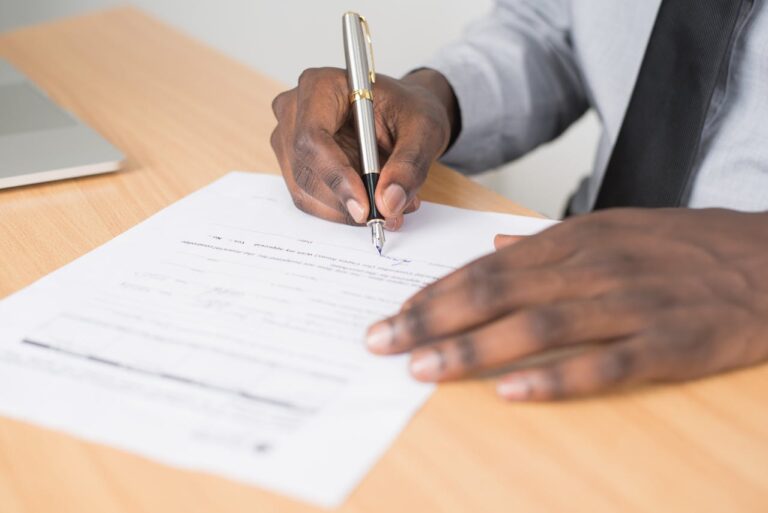 Délai entre compromis de vente et acte authentique : étapes et optimisation